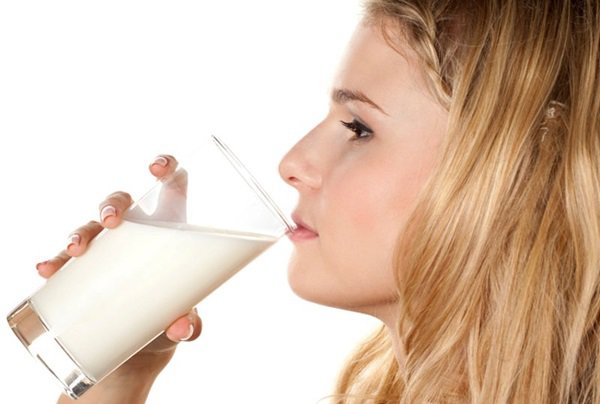 Sữa tươi là một trong những mẹo chữa nghẹn cổ hiệu quả nhất 